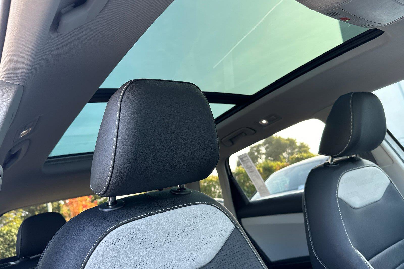 New 2026 Volkswagen Taos SEL image 16