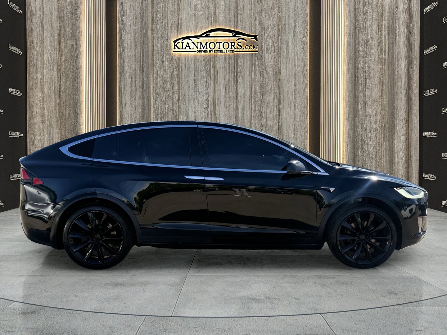 Used 2019 Tesla Model X 75D image 9