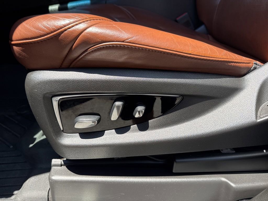 Used 2019 Cadillac Escalade Premium Luxury AWD/4WD image 18