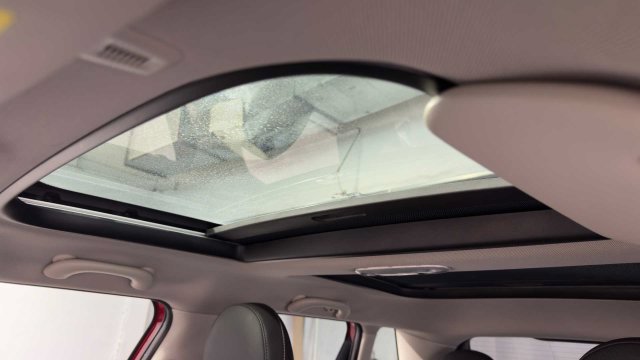 Used 2019 MINI Cooper 4-Door Hardtop w/ Signature Upholstery Package FWD image 30