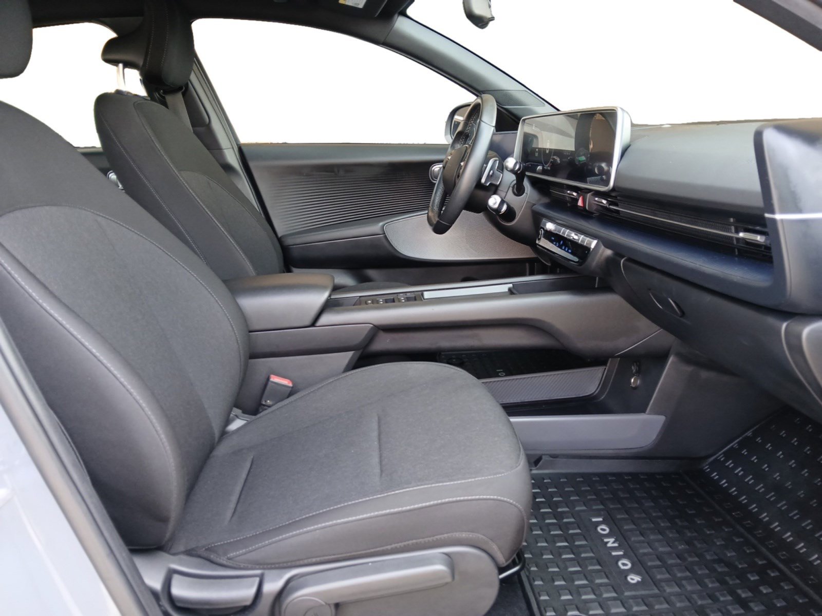 Used 2024 Hyundai Ioniq 6 SE image 15