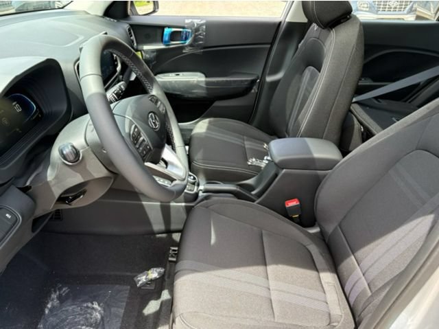New 2026 Hyundai Venue SEL FWD image 4