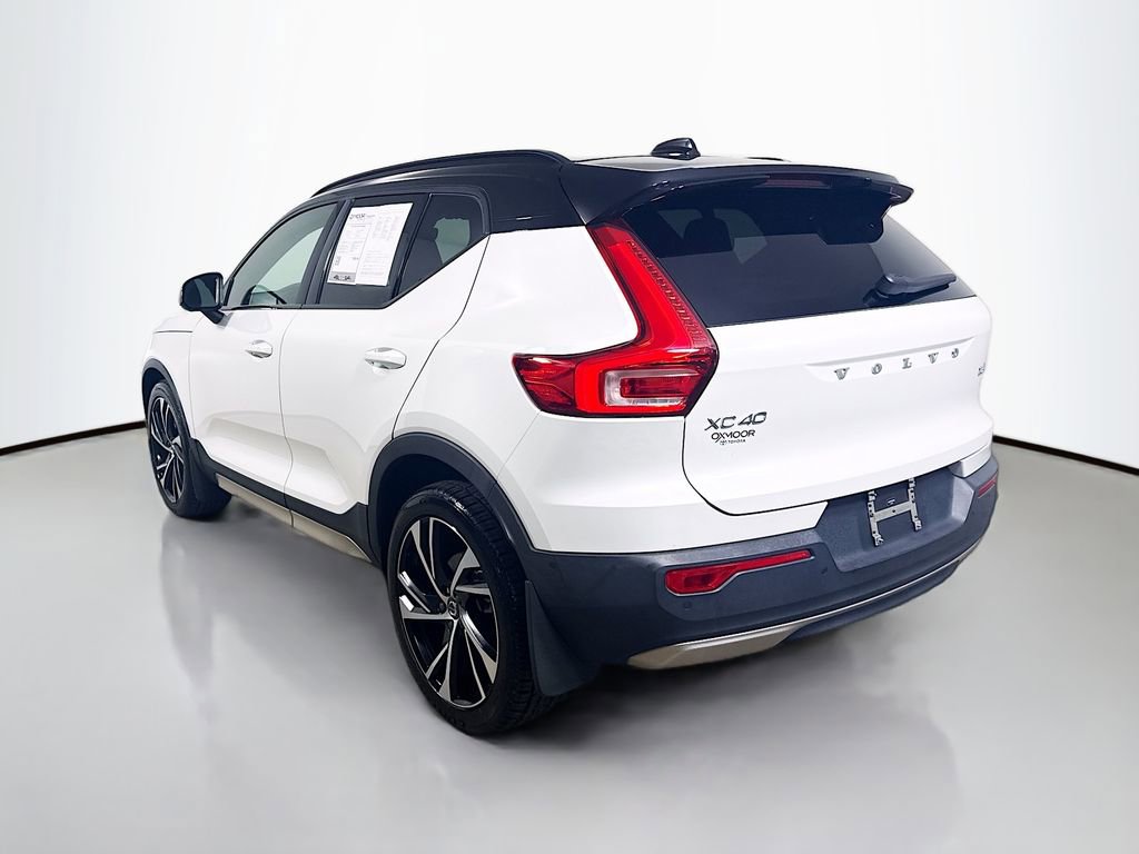 Used 2021 Volvo XC40 T5 R-Design image 5