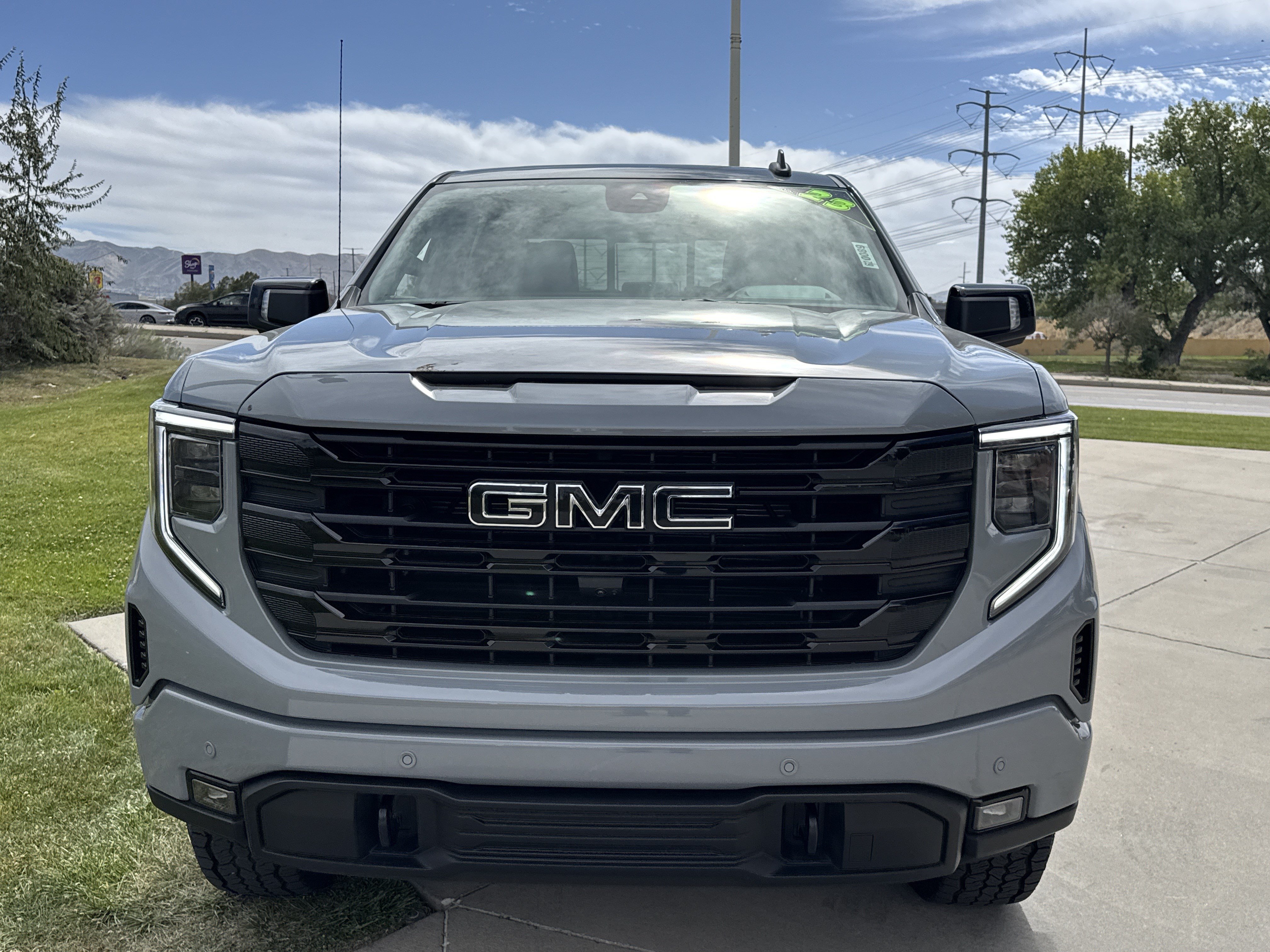Used 2024 GMC Sierra 1500 Elevation w/ Elevation Premium Package AWD/4WD image 8