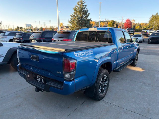 Used 2017 Toyota Tacoma TRD Sport AWD/4WD image 6