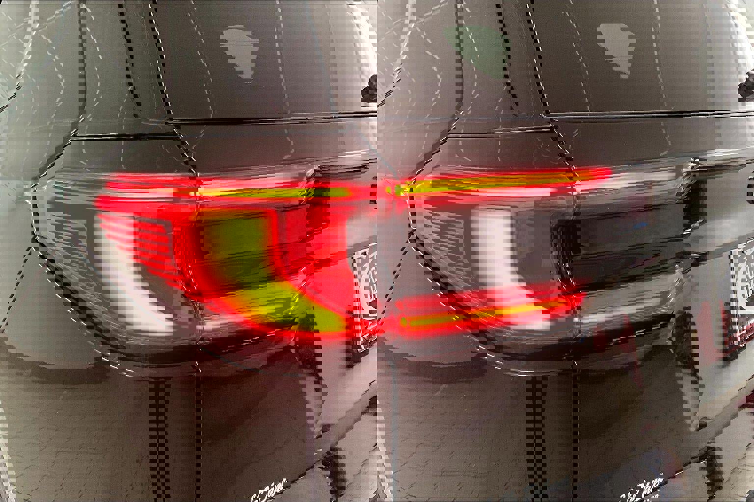 Used 2025 GMC Acadia Elevation image 23