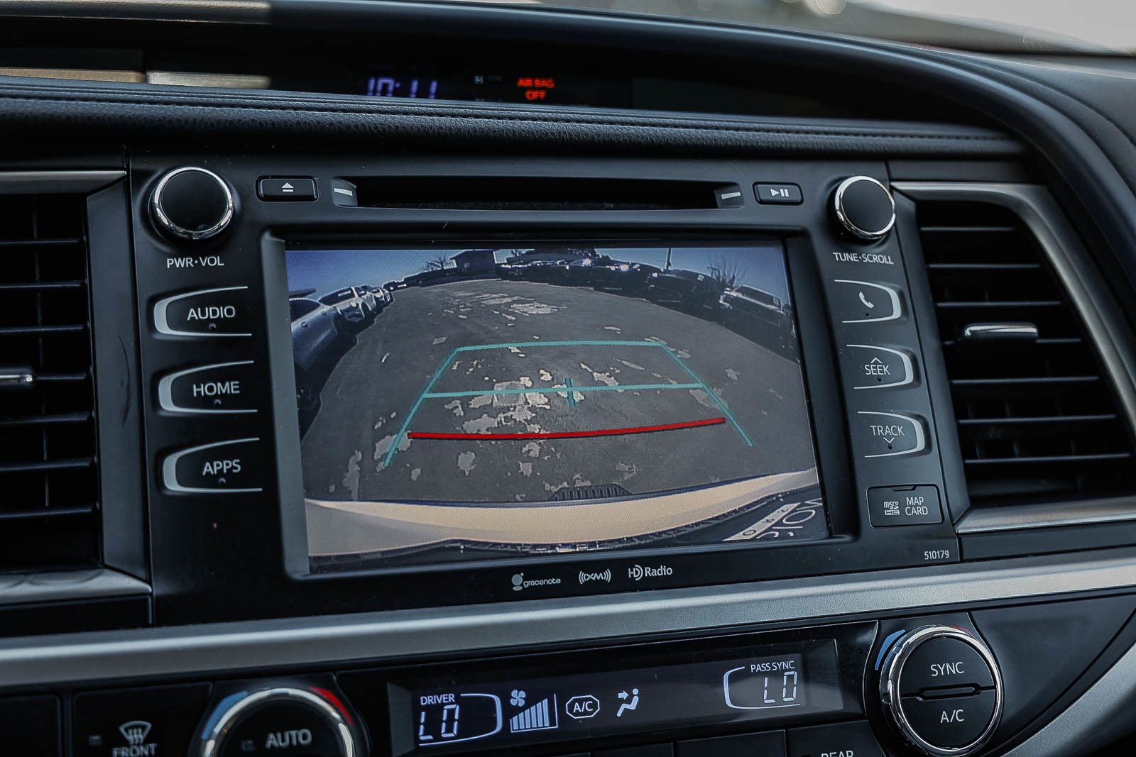 Used 2017 Toyota Highlander XLE image 25