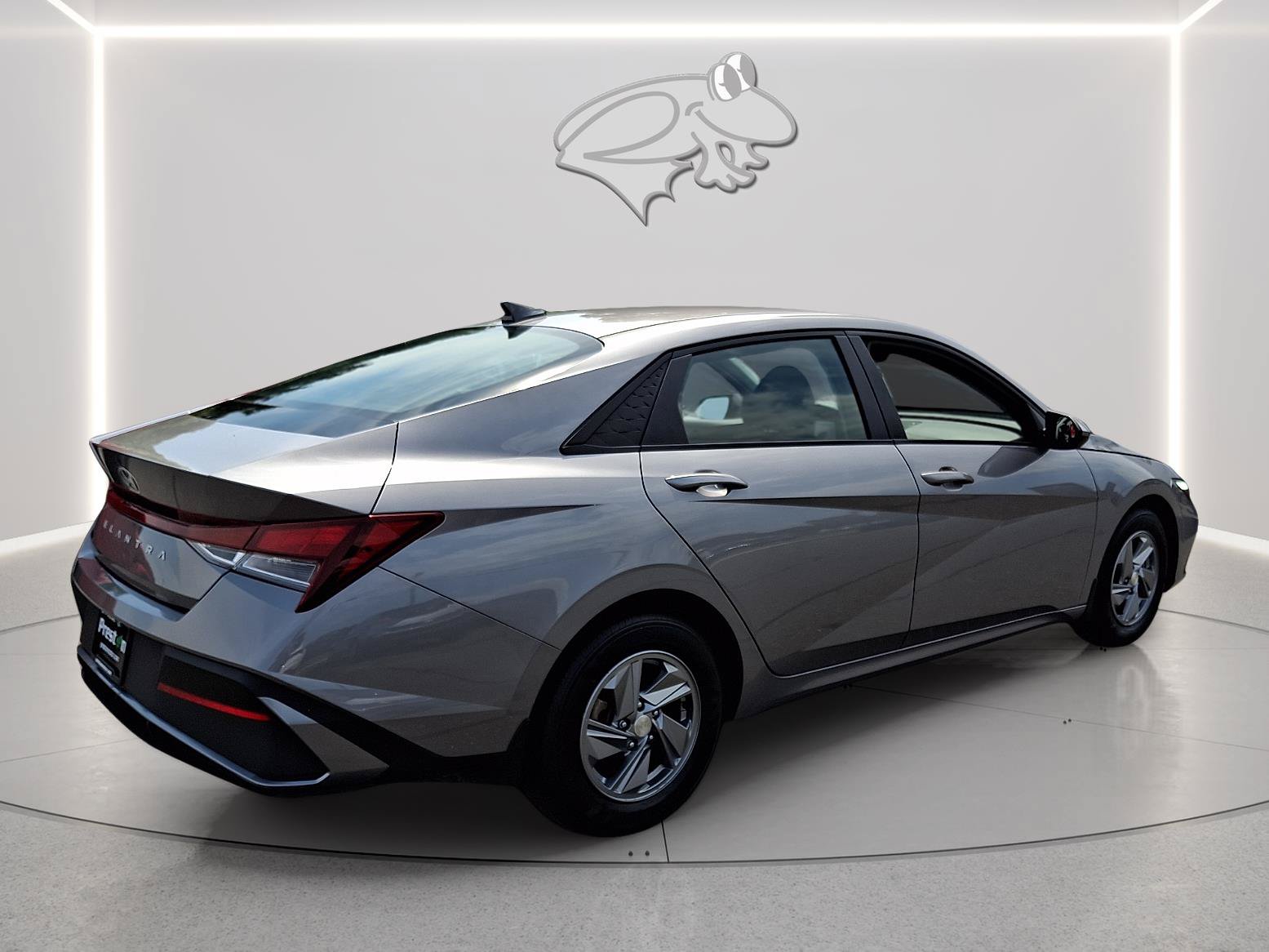 Certified 2024 Hyundai Elantra SE FWD image 5