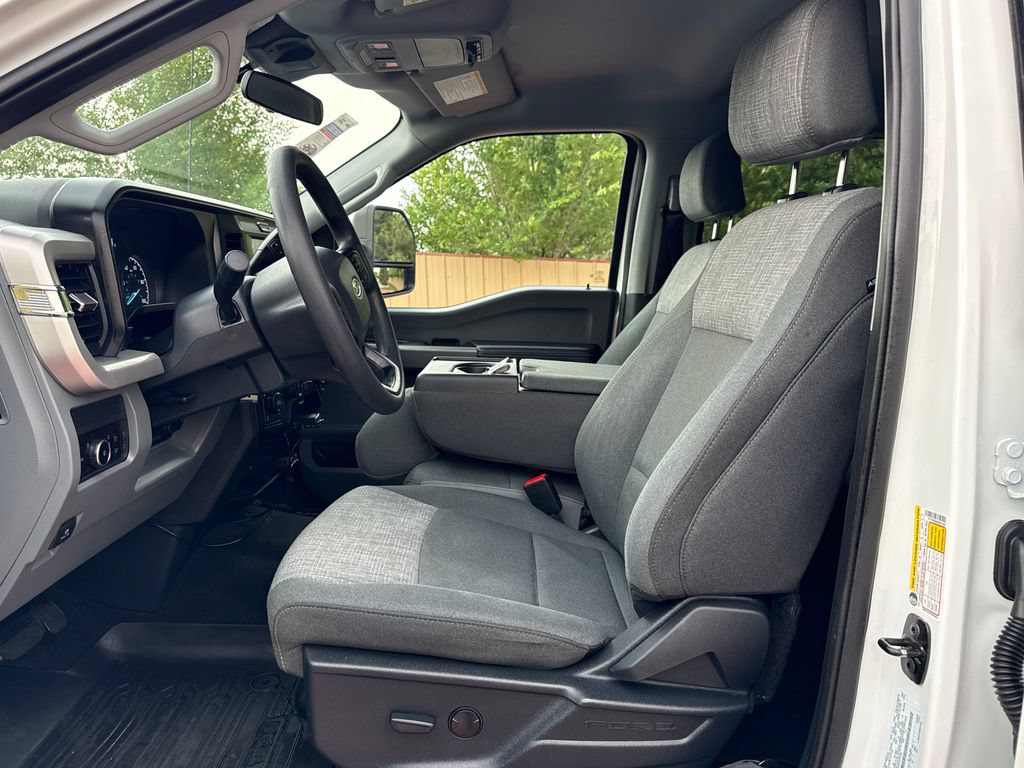 Certified 2025 Ford F250 XLT w/ 360-Degree Camera Package AWD/4WD image 11