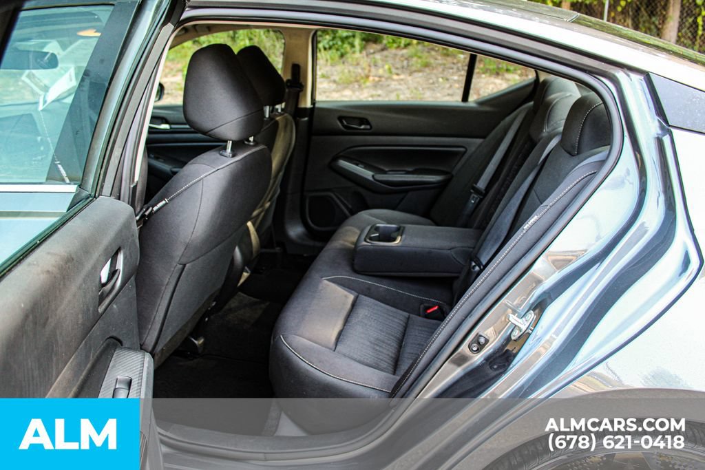 Used 2025 Nissan Altima 2.5 SV FWD image 16