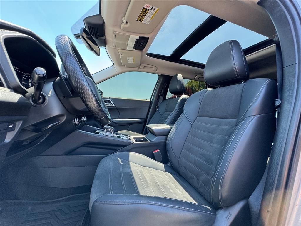 Used 2023 Mitsubishi Outlander SE FWD image 15