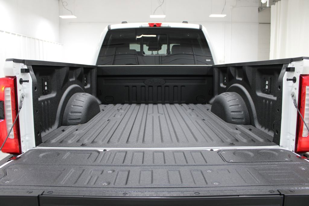 New 2026 Ford F250 Lariat w/ Black Appearance Package image 33