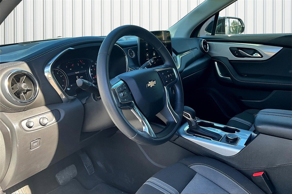 Used 2025 Chevrolet Blazer LT w/ Redline Edition image 4