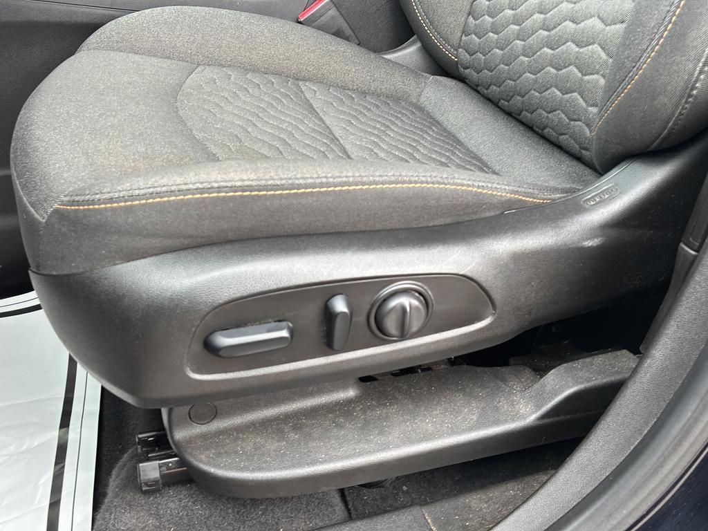 Used 2021 Chevrolet Equinox LT FWD image 23