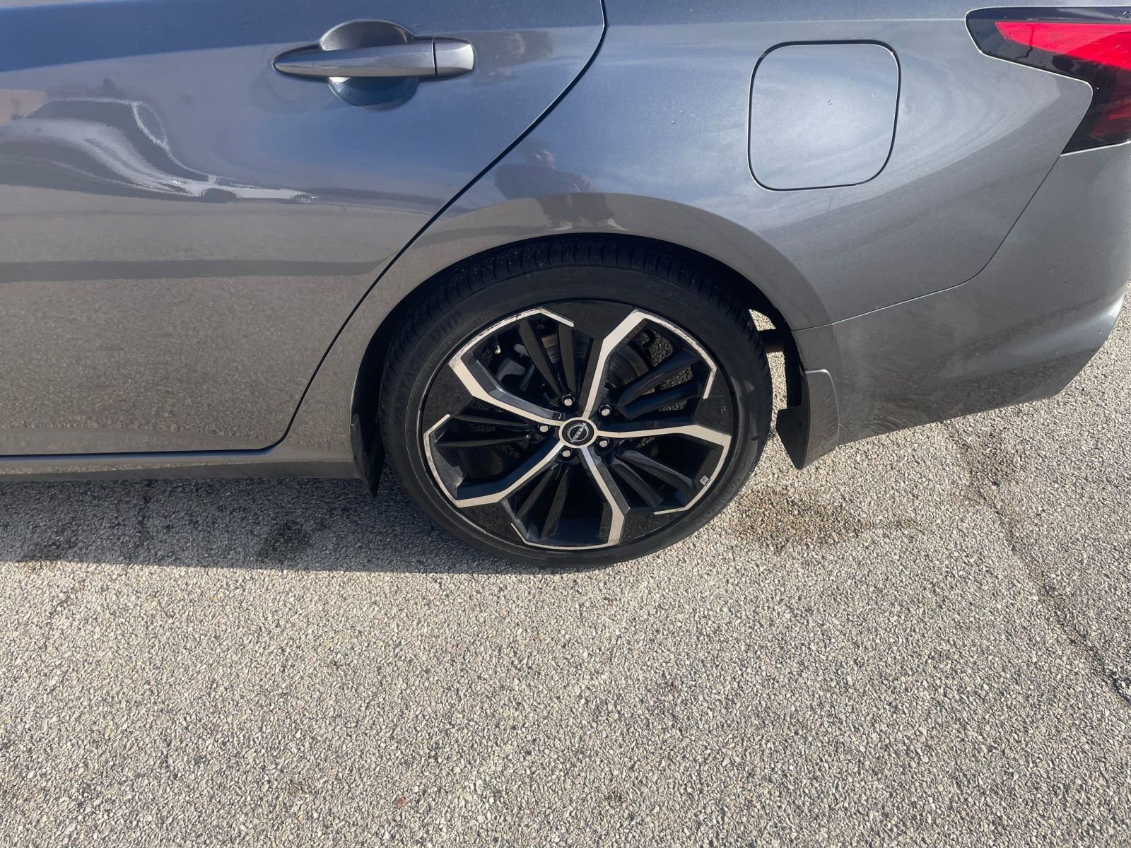 Used 2025 Nissan Altima 2.5 SR image 30