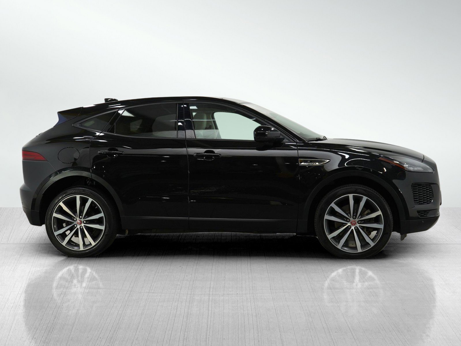 Used 2019 Jaguar E-PACE S image 7