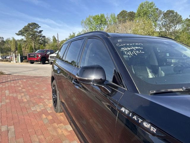 Used 2023 Lincoln Aviator Reserve w/ Equipment Group 201A image 18
