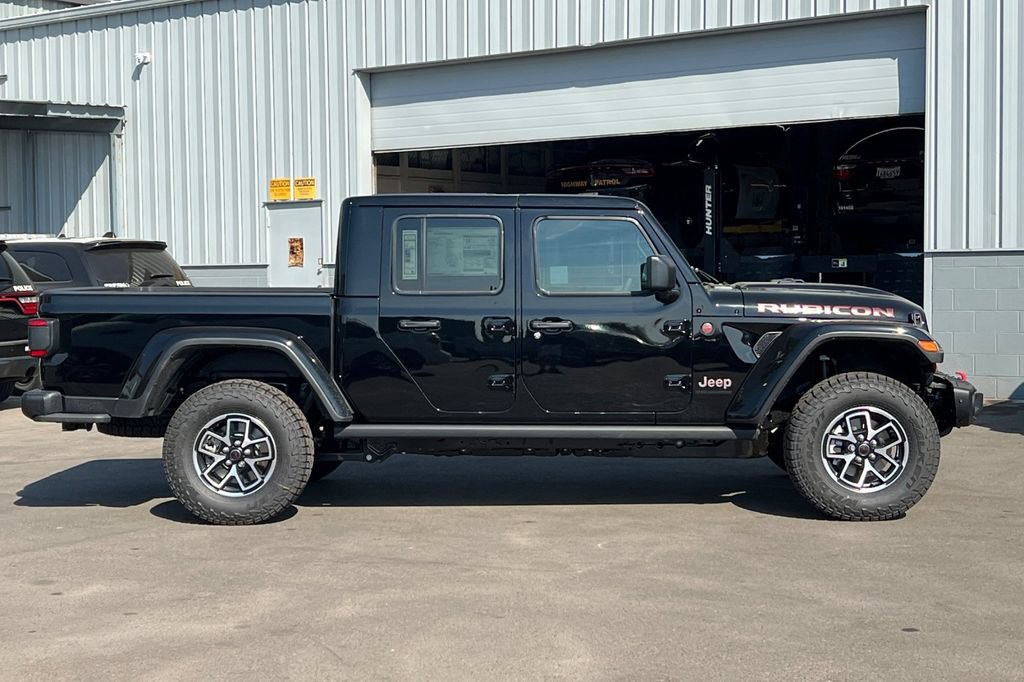 New 2026 Jeep Gladiator Rubicon w/ Steel Bumper Group AWD/4WD image 3
