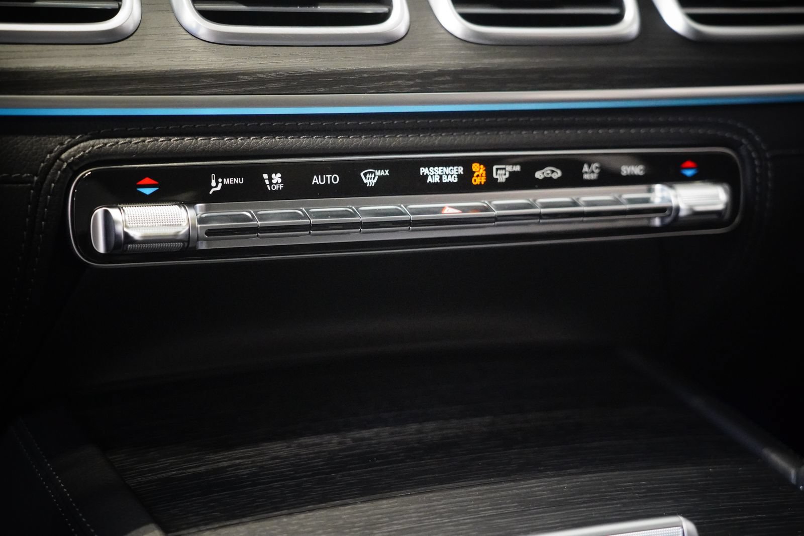 New 2026 Mercedes-Benz GLE 53 AMG 4MATIC Coupe image 30