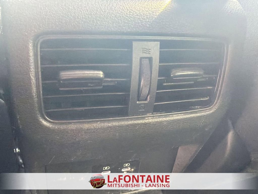 Used 2025 Nissan Rogue SV image 20