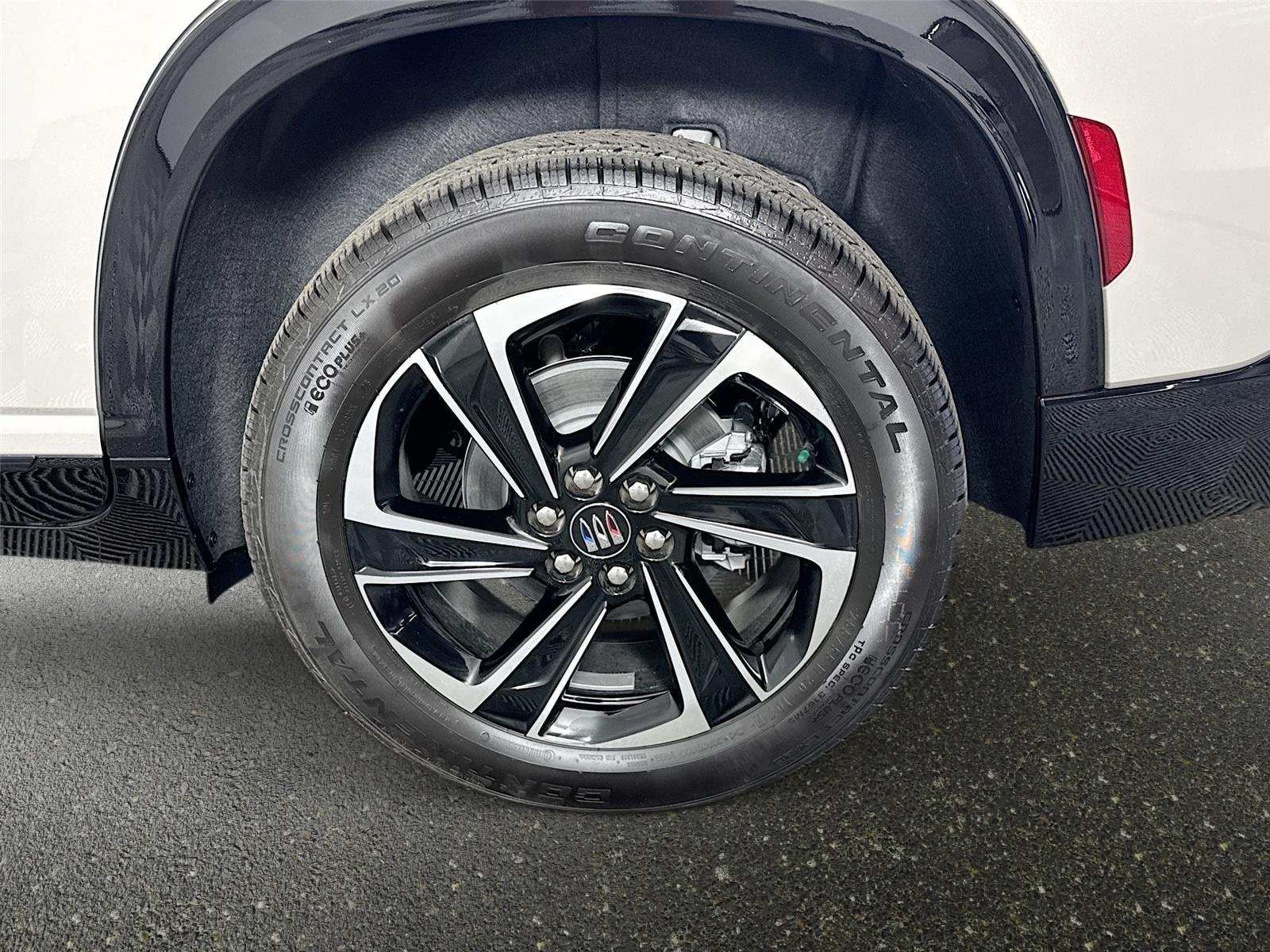 New 2026 Buick Enclave Sport Touring w/ Power Package FWD image 34