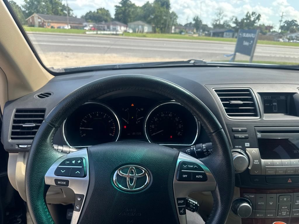 Used 2012 Toyota Highlander Limited FWD image 17