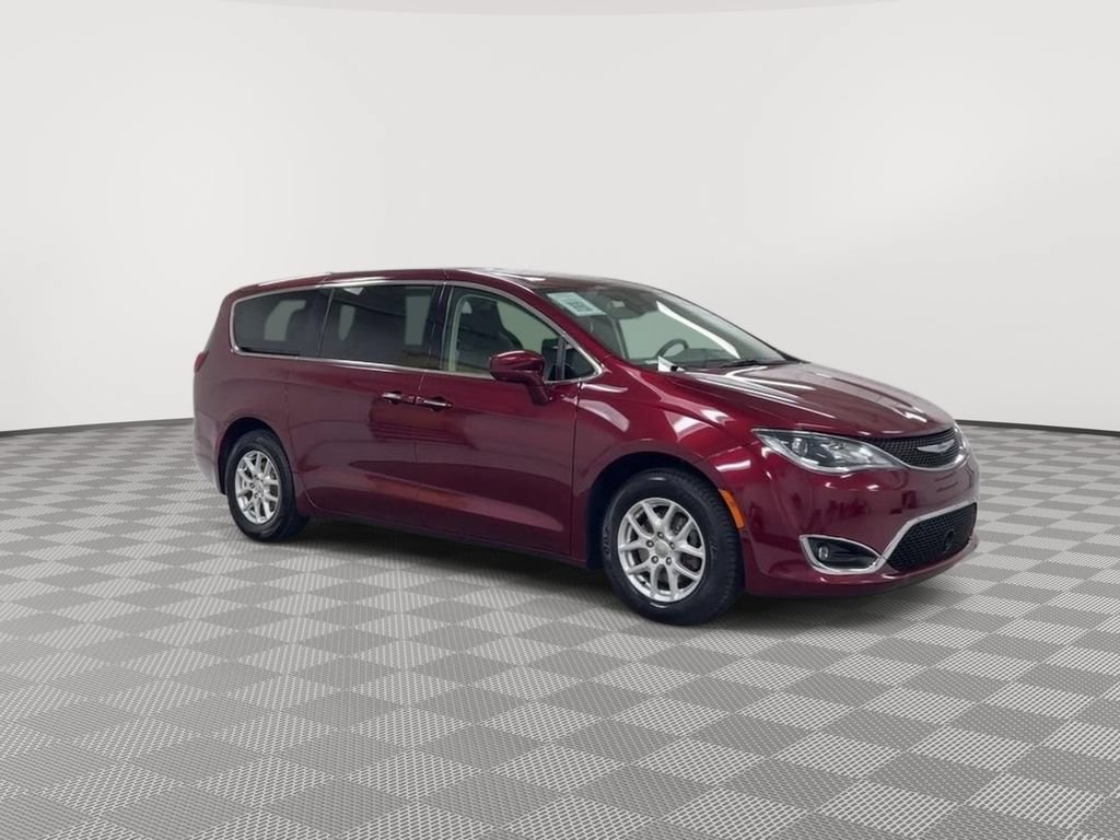 Used 2020 Chrysler Pacifica Touring w/ Advanced Safetytec Group FWD image 2