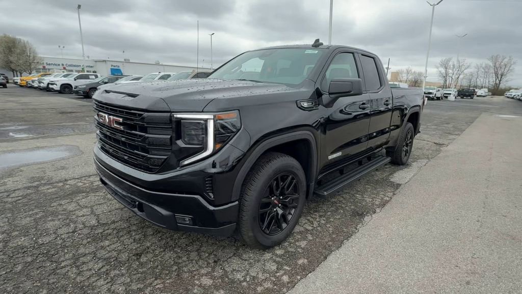 Used 2025 GMC Sierra 1500 Elevation AWD/4WD image 4