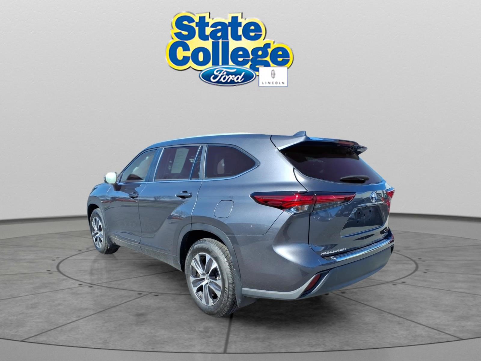 Used 2023 Toyota Highlander XLE w/ Protection Package #3 (TMS) image 6