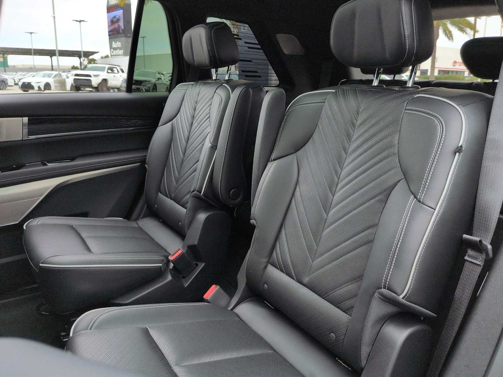 Used 2026 Cadillac Vistiq Platinum AWD/4WD image 25