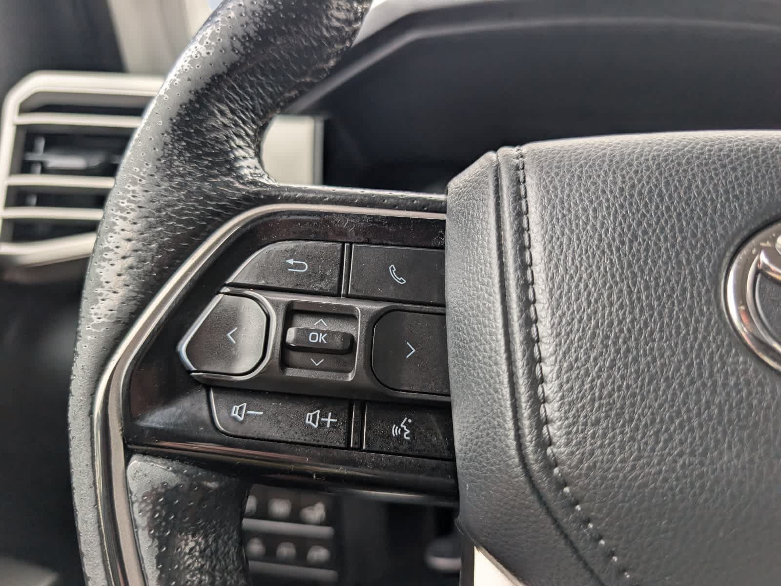 Used 2022 Toyota Tundra Limited AWD/4WD image 23