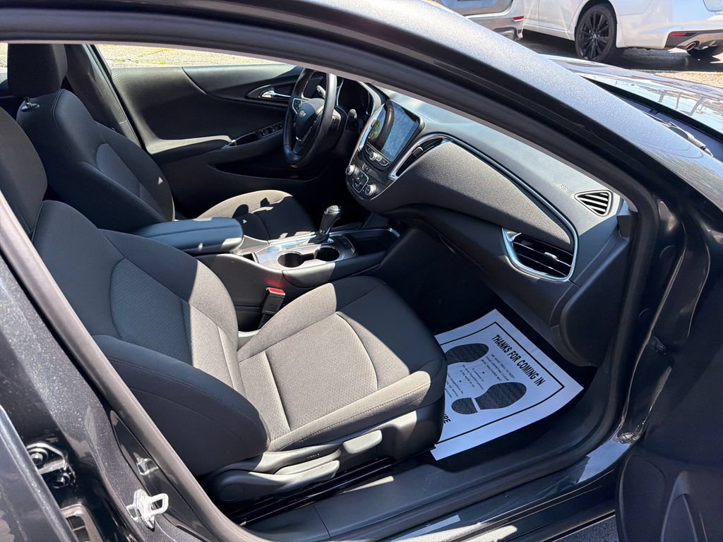 Used 2018 Chevrolet Malibu LT FWD image 38