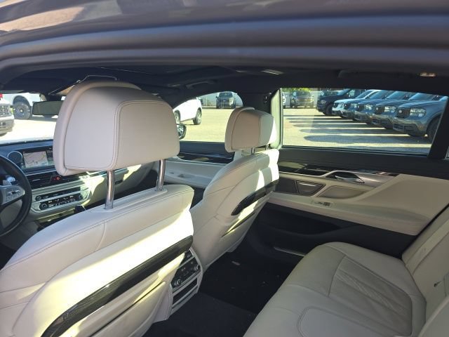 Used 2022 BMW 745e xDrive w/ M Sport Package AWD/4WD image 8