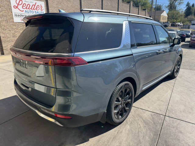 Used 2022 Kia Carnival SX image 3