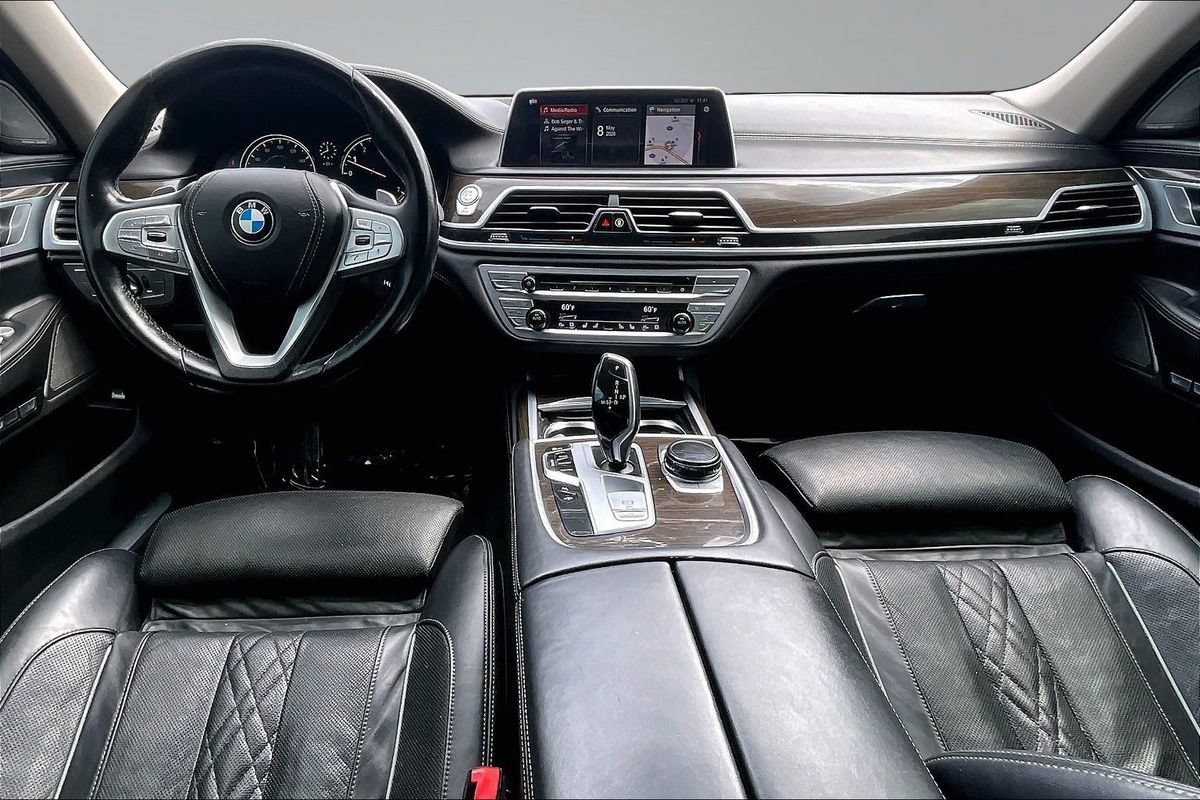 Used 2018 BMW 750i xDrive AWD/4WD image 19