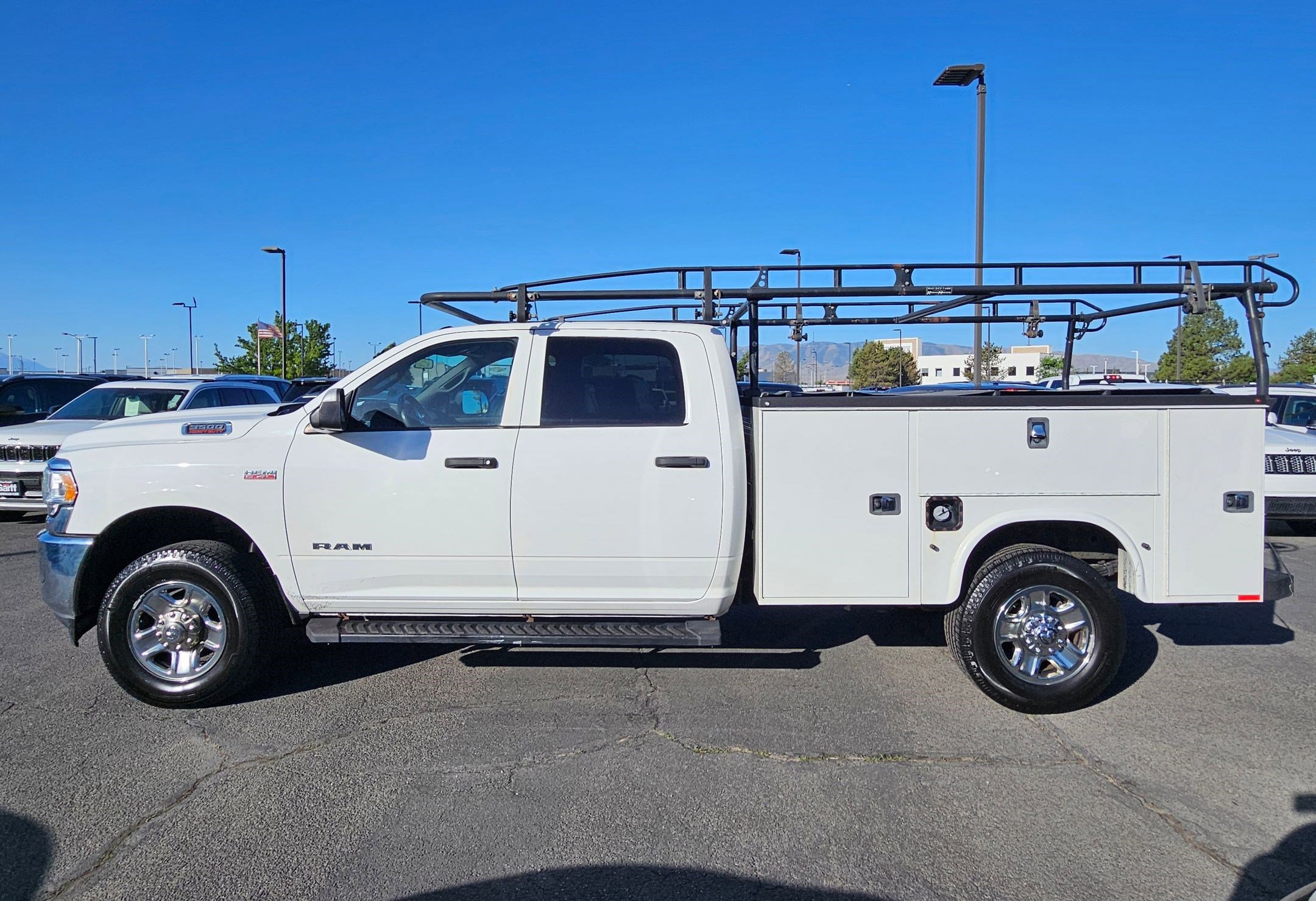 Used 2022 RAM 3500 Tradesman w/ Chrome Appearance Group AWD/4WD image 9
