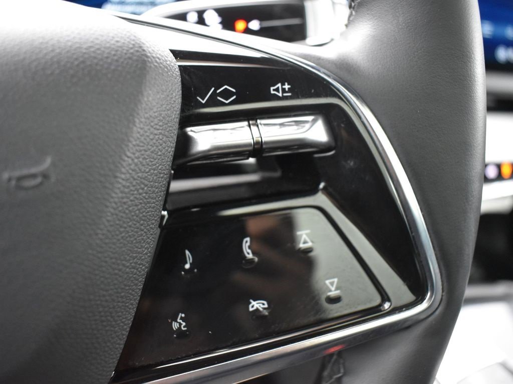 Certified 2025 Cadillac Optiq Sport 2 w/ LPO, Floor Liner Package image 19