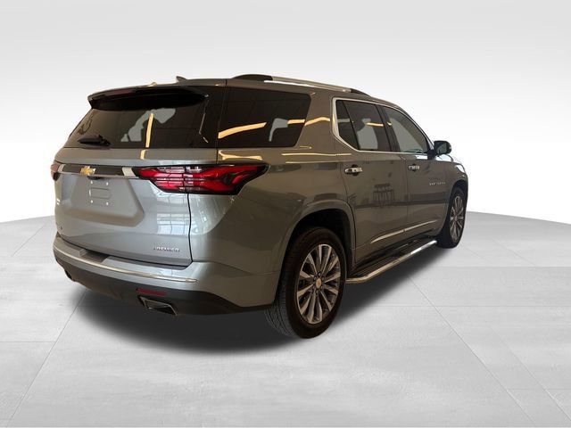 Used 2023 Chevrolet Traverse Premier FWD image 3