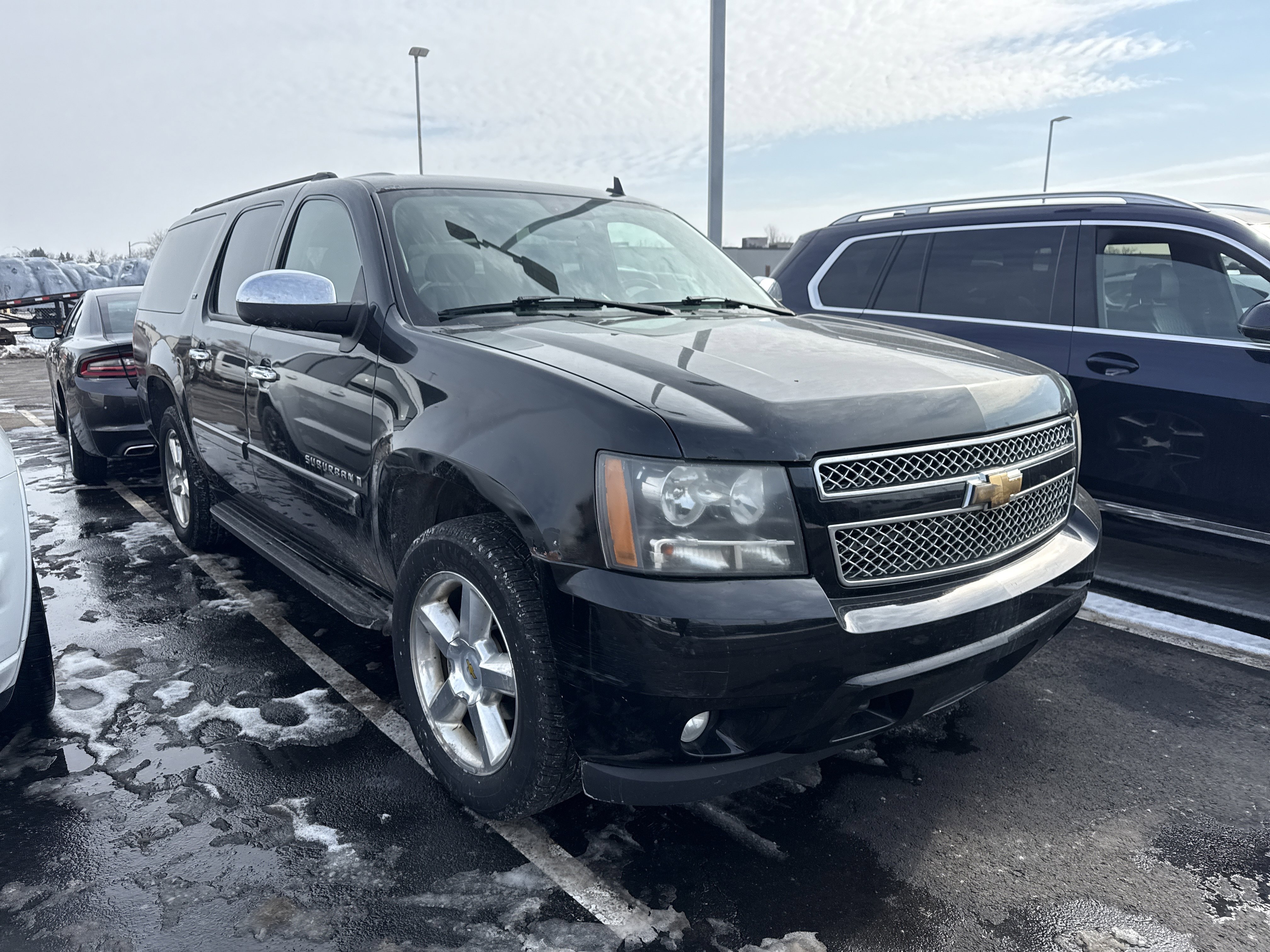 Used 2007 Chevrolet Suburban LTZ w/ LTZ Preferred Equipment Group image 4