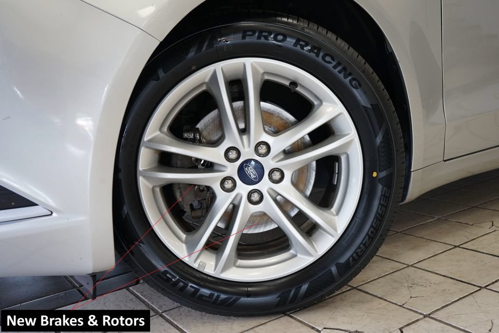 Used 2018 Ford Fusion SE w/ Fusion SE Technology Package FWD image 14