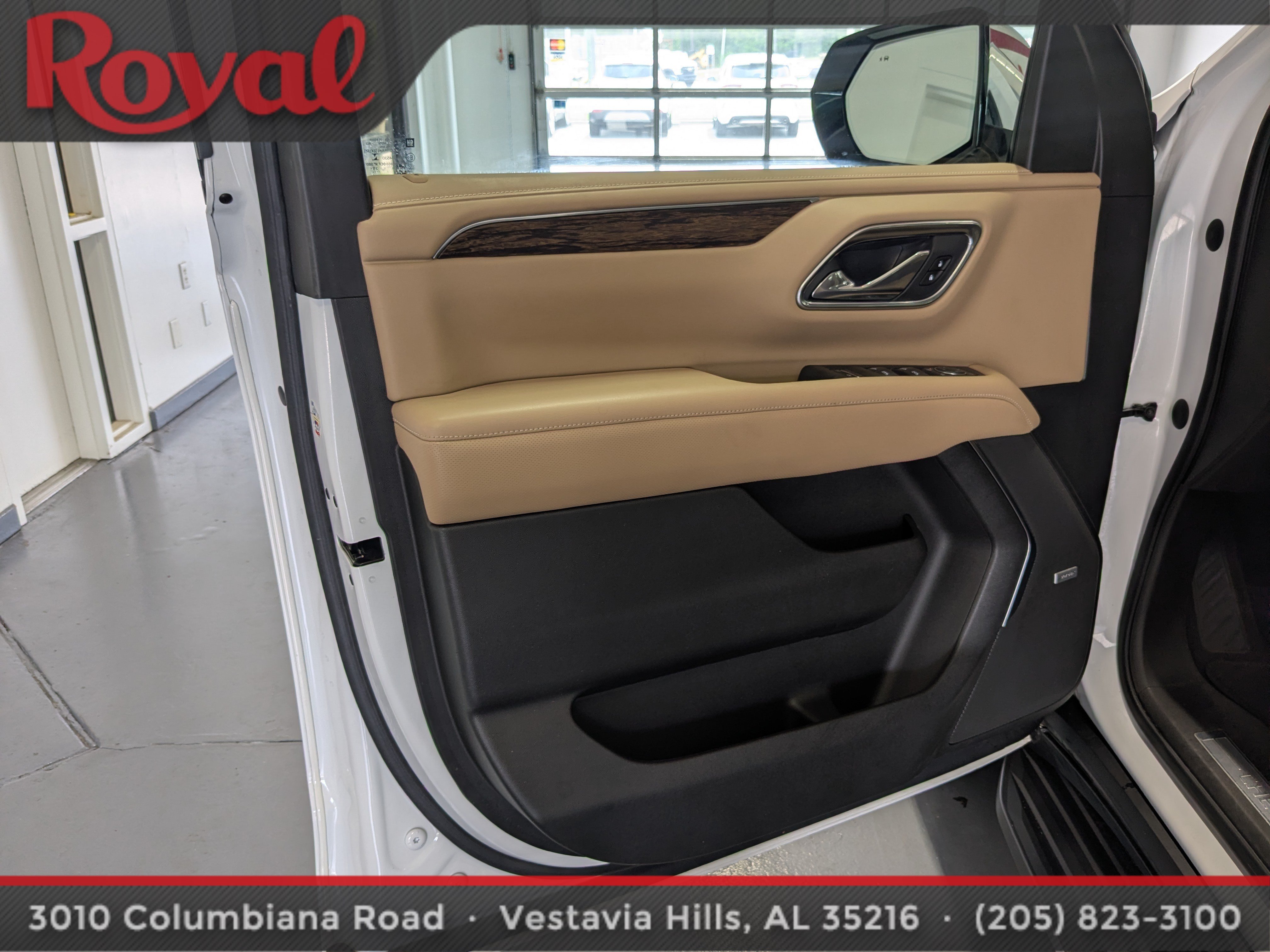Used 2021 Chevrolet Suburban Premier w/ Premium Package RWD image 21
