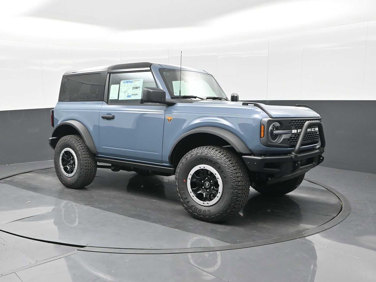 New 2025 Ford Bronco Badlands w/ Sasquatch Package
