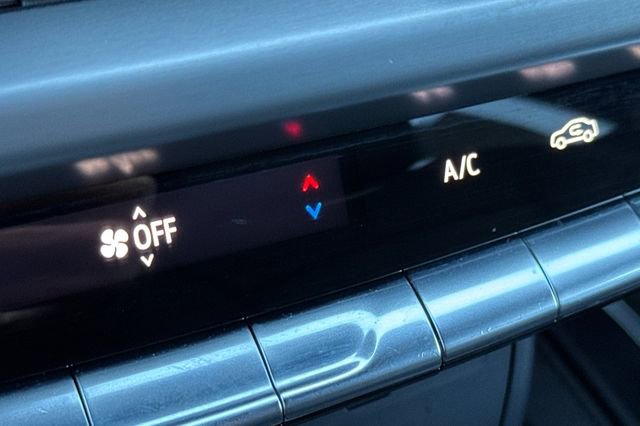 Used 2024 Cadillac XT4 Premium Luxury image 30