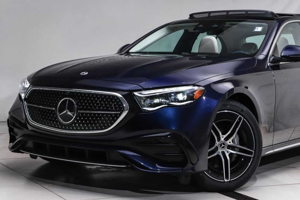 New 2026 Mercedes-Benz E 350 4MATIC Sedan image 2