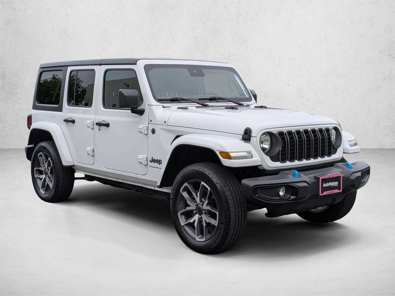 Used 2024 Jeep Wrangler Unlimited AWD/4WD image 3