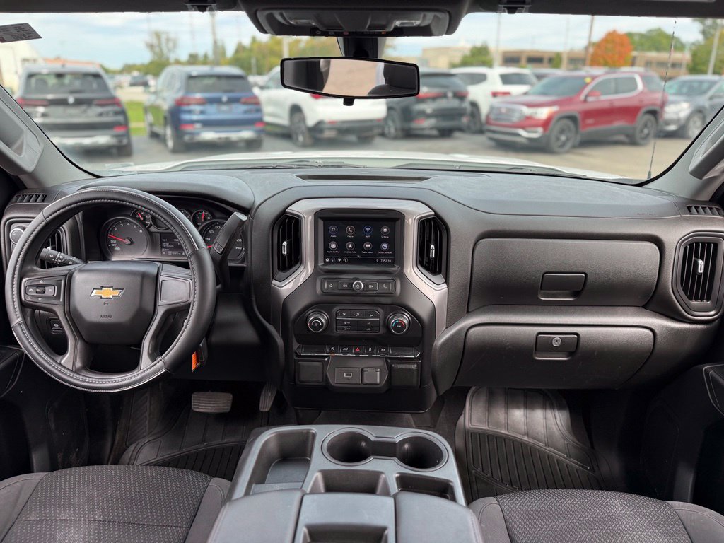 Used 2020 Chevrolet Silverado 1500 Custom w/ Custom Value Package AWD/4WD image 2