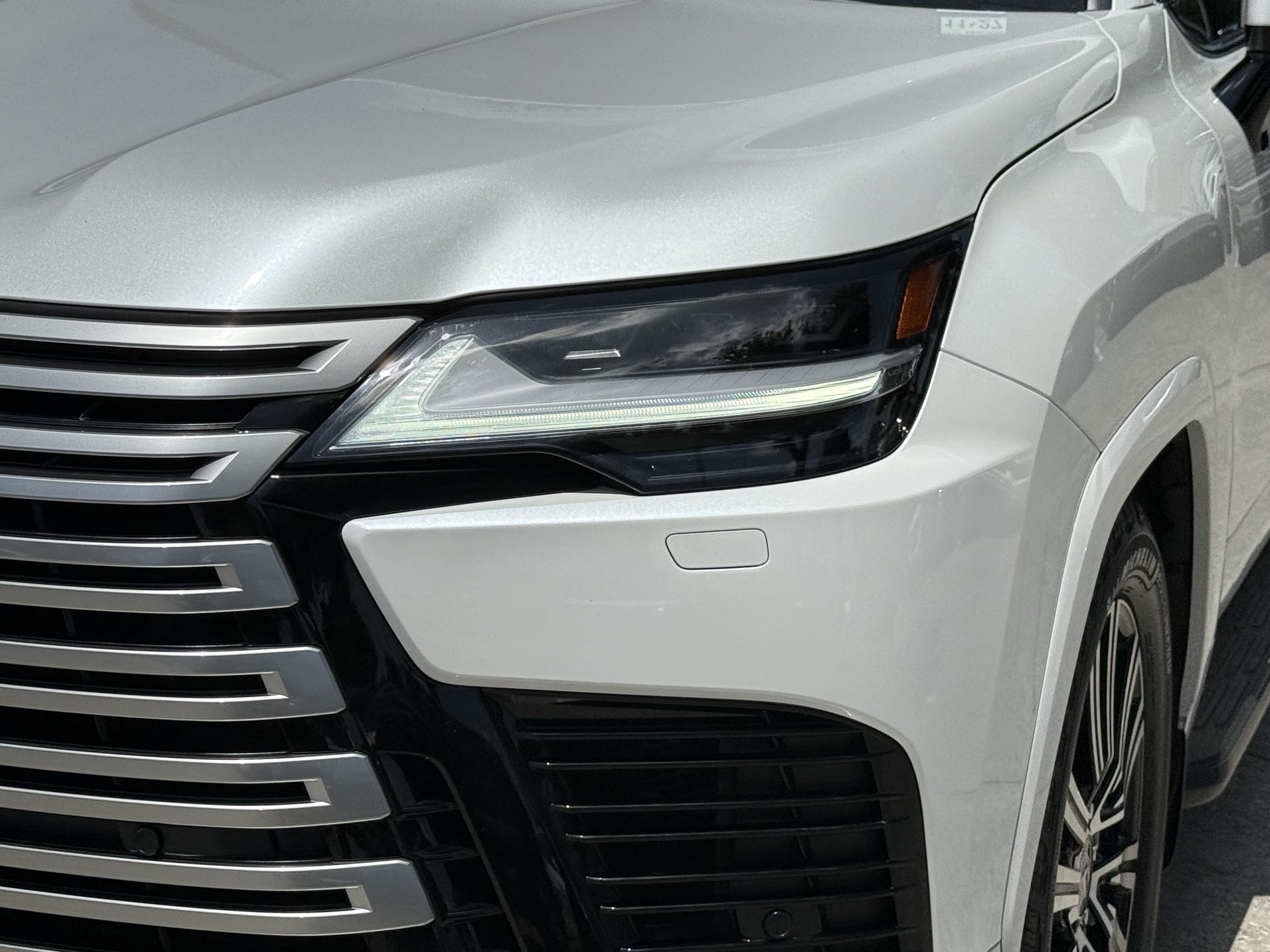 Used 2026 Lexus LX 600 4WD w/ Accessory Package (Z1) image 11