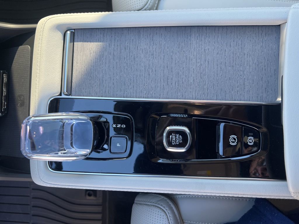 New 2026 Volvo XC90 B6 Ultra w/ Protection Package image 25
