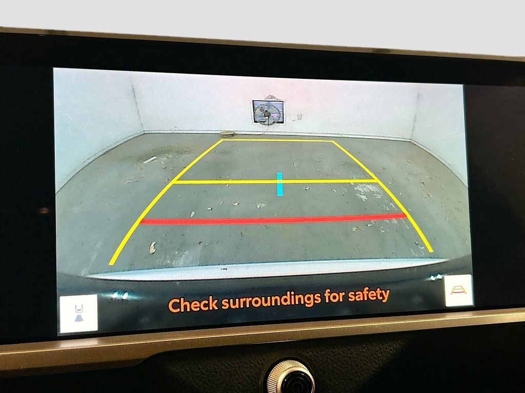 Used 2023 Toyota Crown XLE image 11