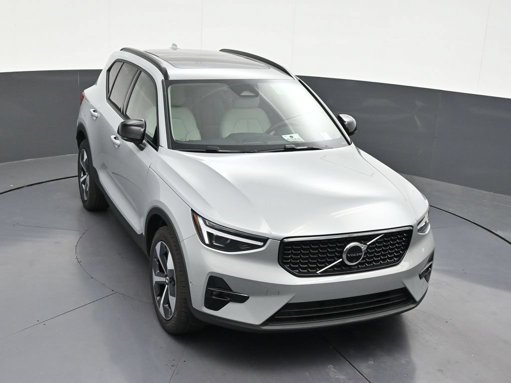 New 2026 Volvo XC40 B5 Plus w/ Protection Package Premier AWD/4WD image 21